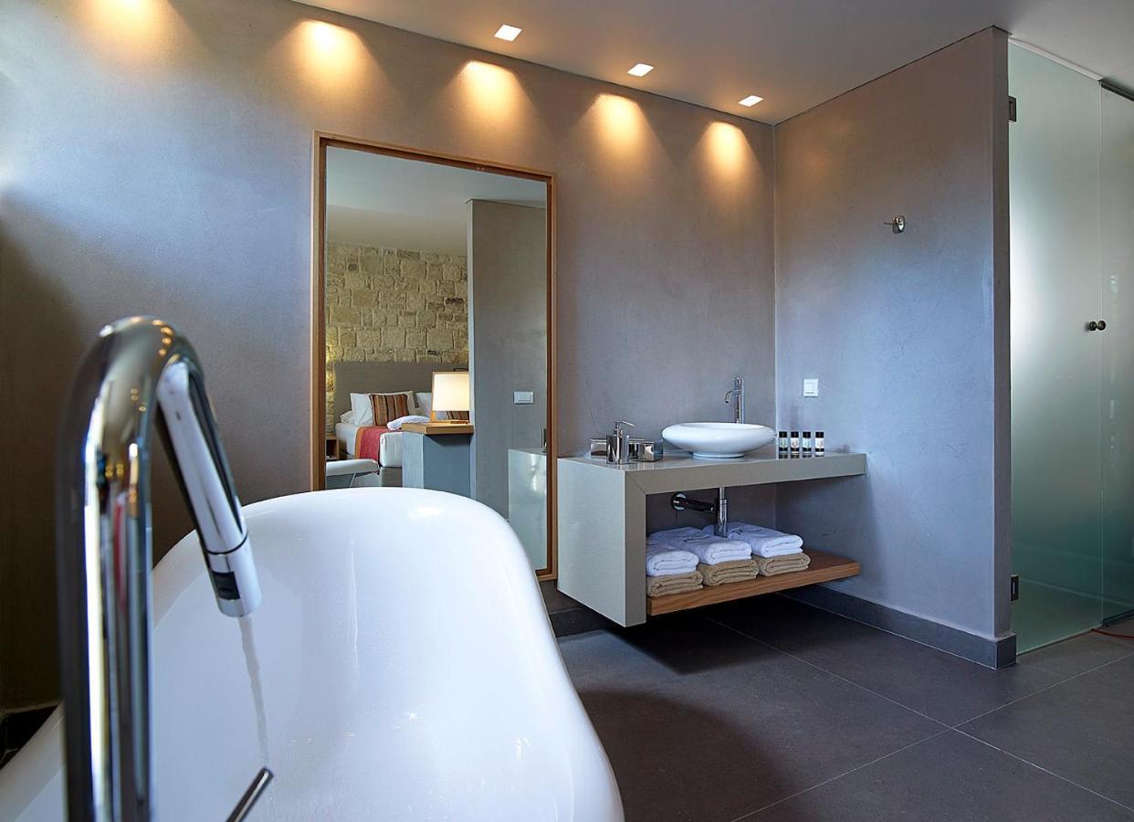 Mistral Hotel - For Solo Travelers Maleme  Bagian luar foto