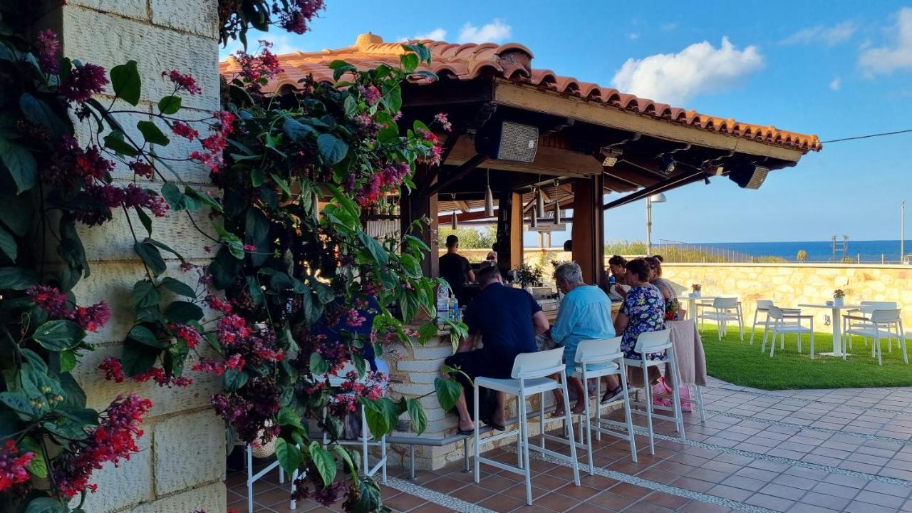 Mistral Hotel - For Solo Travelers Maleme  Bagian luar foto
