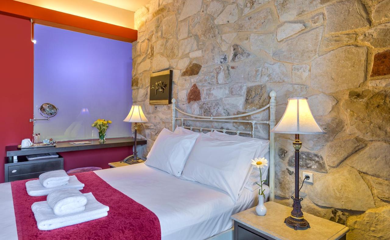 Mistral Hotel - For Solo Travelers Maleme  Bagian luar foto