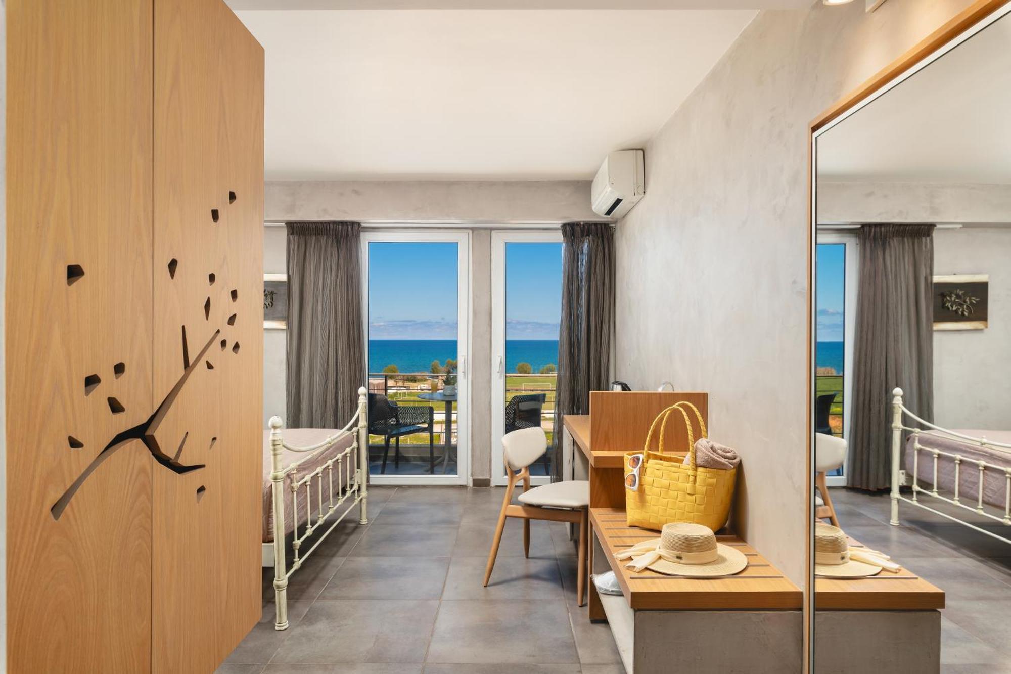 Mistral Hotel - For Solo Travelers Maleme  Bagian luar foto